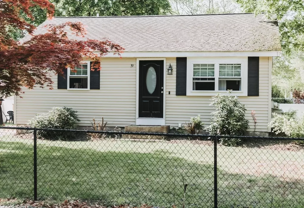 North Attleboro, MA 02760,39 England Road