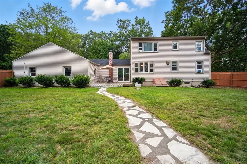 Wilbraham, MA 01095,882 Glendale Rd