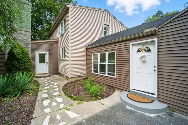 Wilbraham, MA 01095,882 Glendale Rd