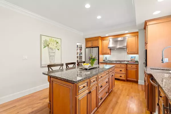 North Andover, MA 01845,9 Chatham Cir