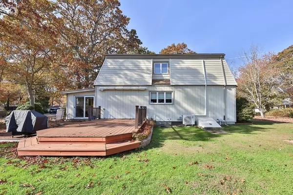 Fairhaven, MA 02719,127 Ebony Street