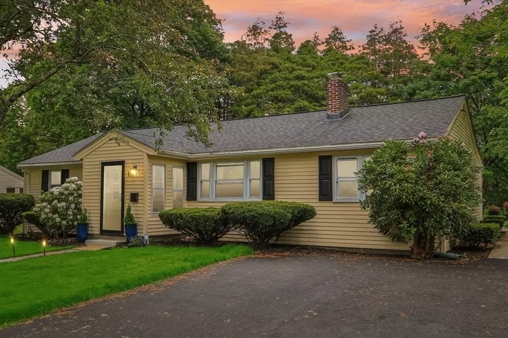 Sharon, MA 02067,16 Middlesex Rd