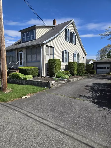 954 Glen St, New Bedford, MA 02745