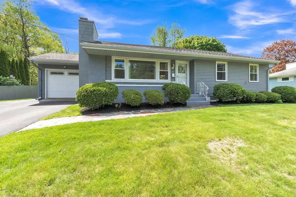 Paxton, MA 01612,10 Briarcliff Ln