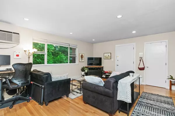 Waltham, MA 02452,54 Jacqueline Road #7