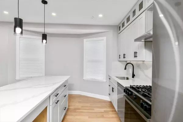 Brookline, MA 02467,755 Boylston St #3