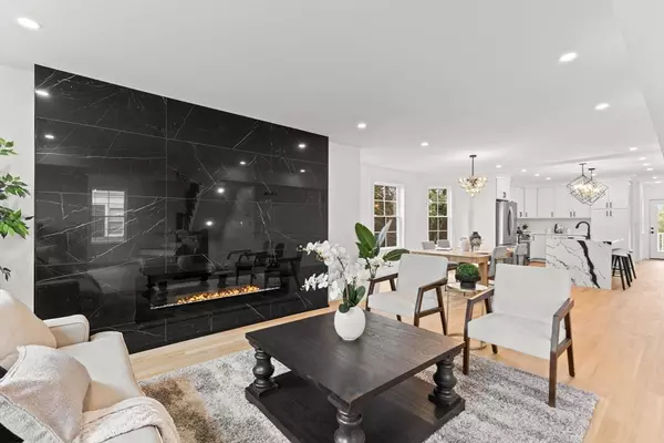 Boston, MA 02136,1135-1137 Hyde Park Ave #1