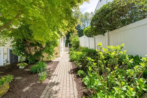 Arlington, MA 02476,12 Grandview Rd