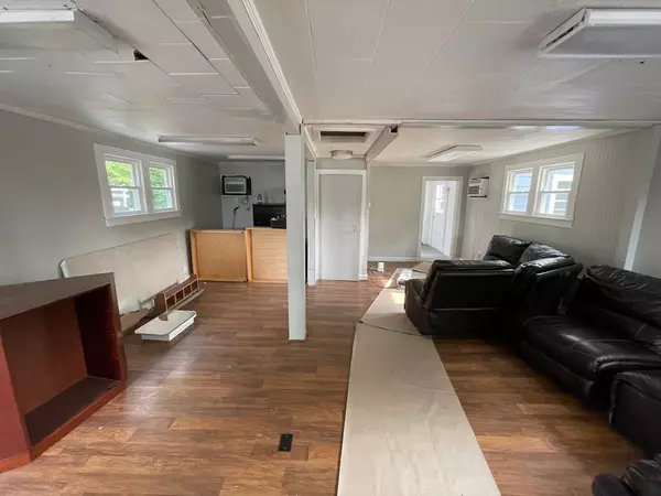 Springfield, MA 01109,5 Barber St