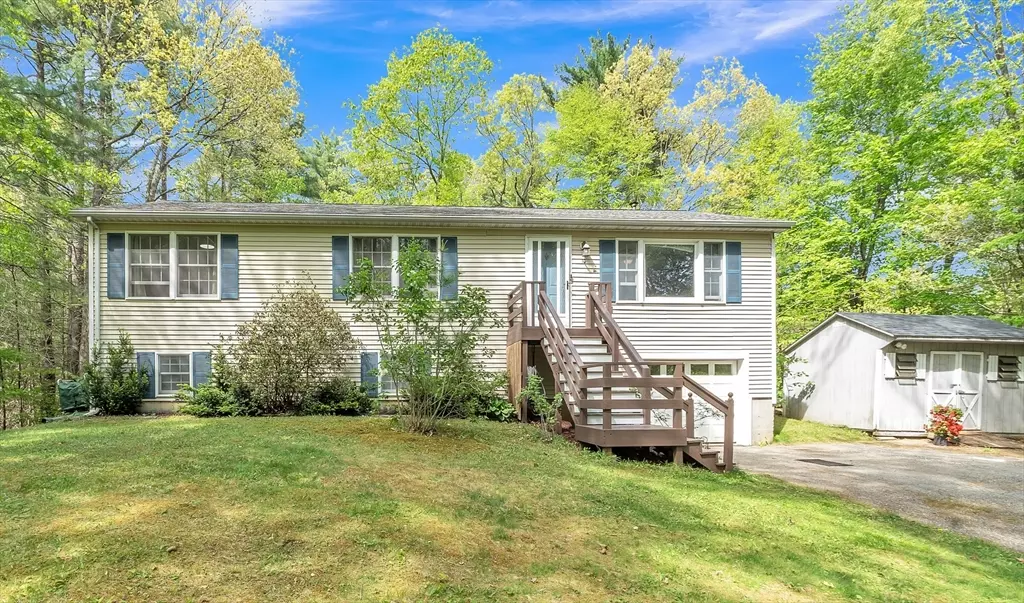 Sturbridge, MA 01566,10 Vinton Rd