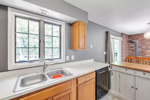 Sturbridge, MA 01566,10 Vinton Rd