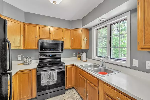 Sturbridge, MA 01566,10 Vinton Rd