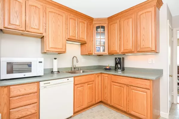 Natick, MA 01760,8 Hammond Rd