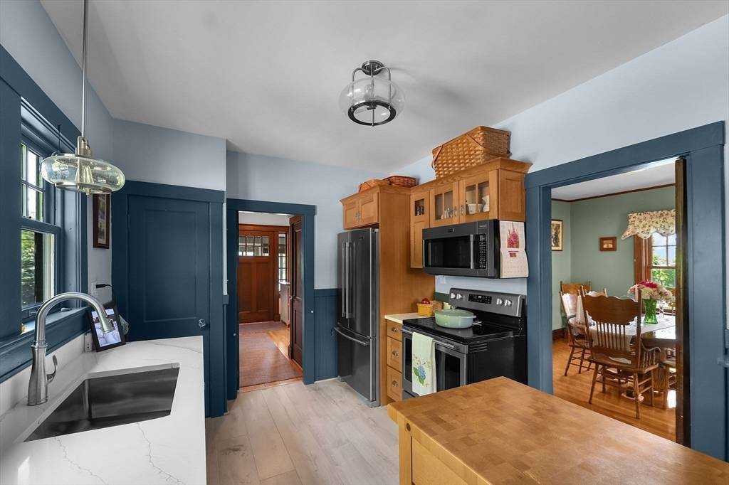 Cohasset, MA 02025,296 N Main St