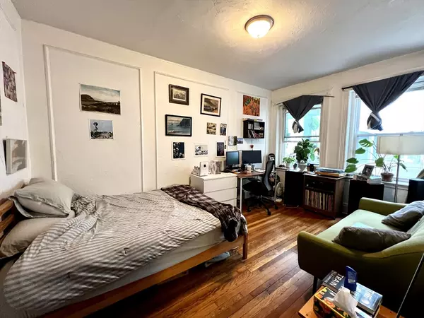 Brookline, MA 02446,144 Coolidge Street #1