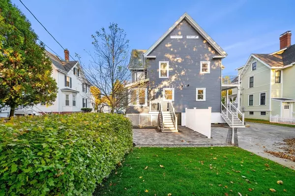 Portsmouth, NH 03801,90 Wibird St #90