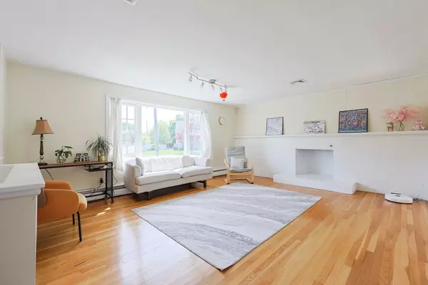 Canton, MA 02021,18 Tilden Rd