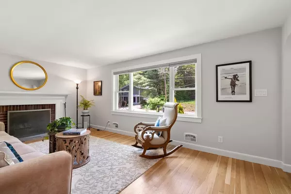 Wayland, MA 01778,8 Gage Rd