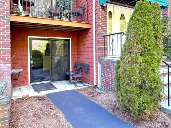 Foxboro, MA 02035,19 Fuller Rd #1