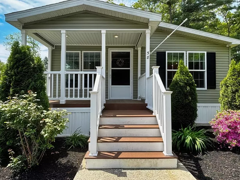 58 Beechwood Rd, Halifax, MA 02338