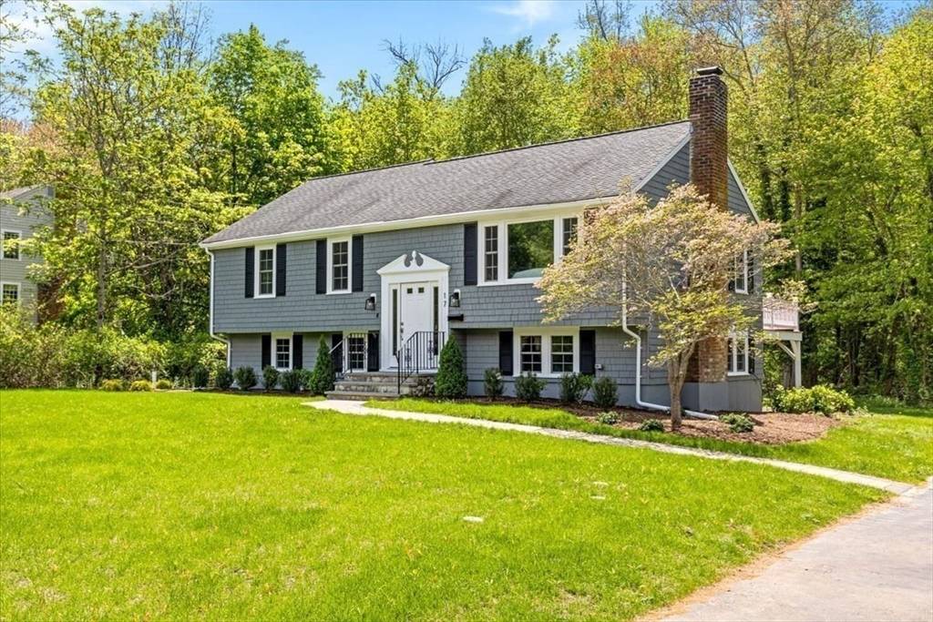 17 Hillside Drive, Cohasset, MA 02025