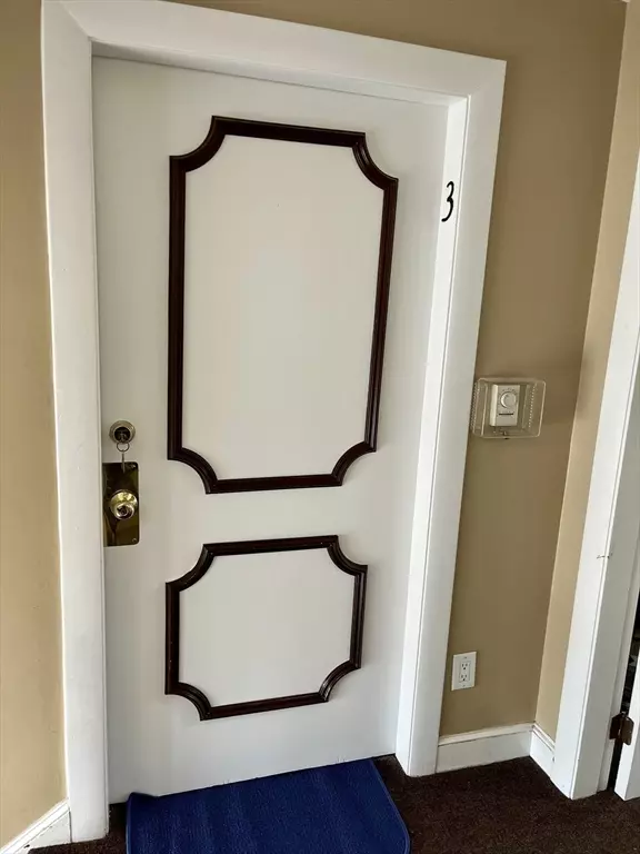 Saugus, MA 01906,36 Essex Street #3