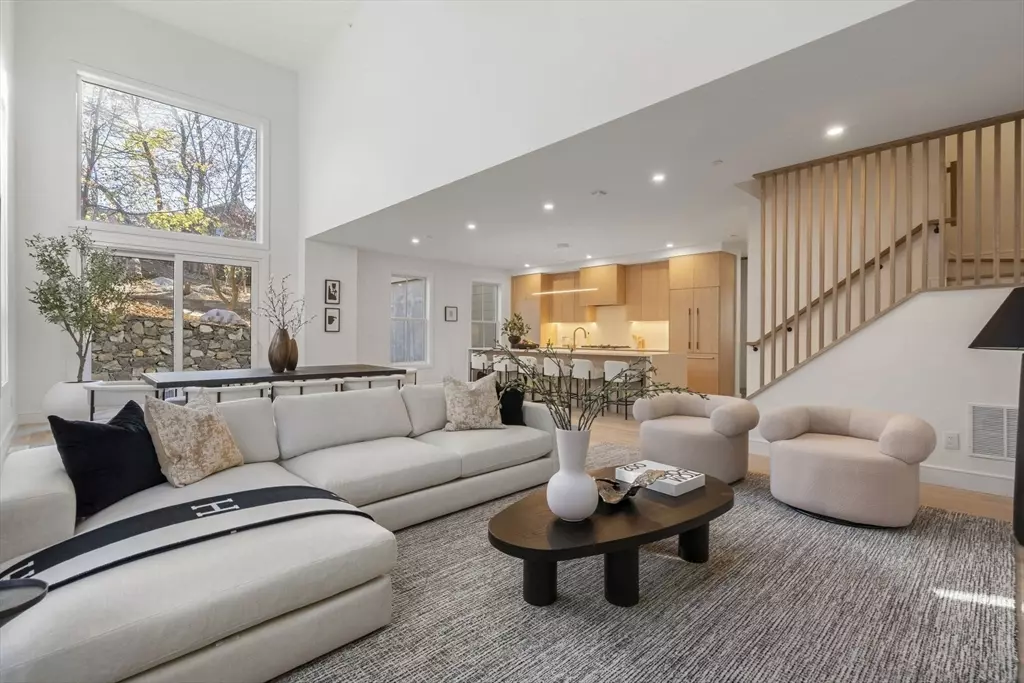 Boston, MA 02130,44 Robeson Street #44B