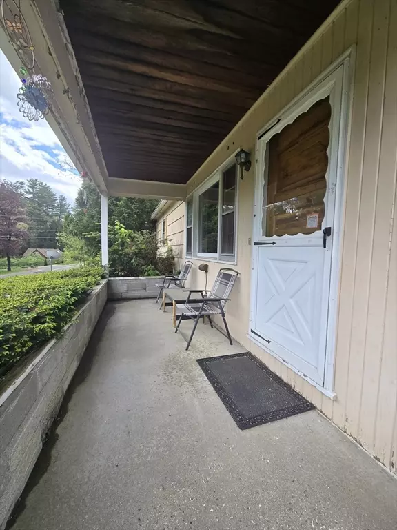 Easthampton, MA 01027,242 Hendrick St