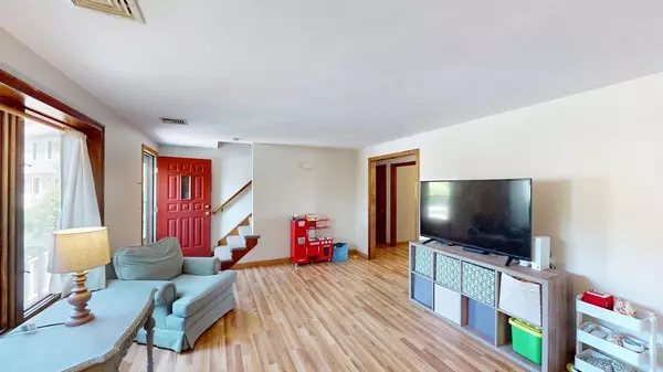 North Attleboro, MA 02760,835 Mount Hope St #36
