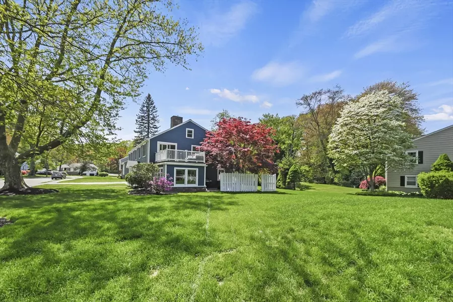 8 Longbow Circle, Lynnfield, MA 01940