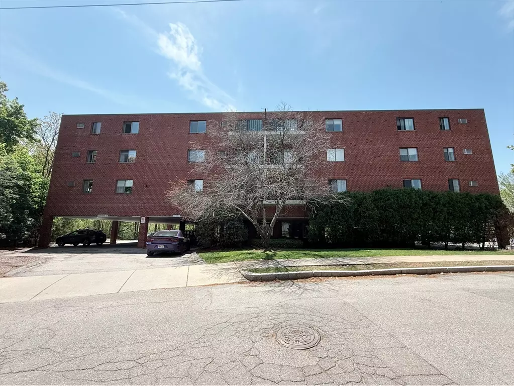 Newton, MA 02466,209 Riverview Ave #29