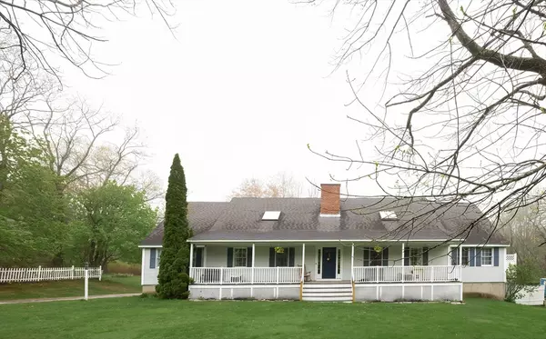 121 Haverhill, Amesbury, MA 01913