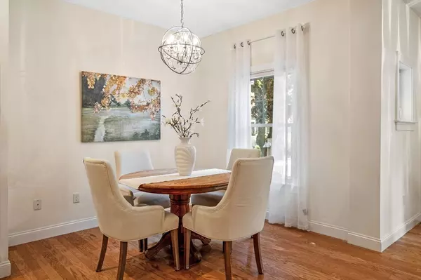 Ipswich, MA 01938,16 Green Street #11