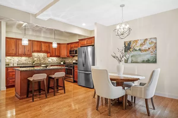 Ipswich, MA 01938,16 Green Street #11