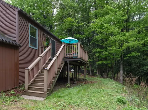 Westhampton, MA 01027,223 Main Rd