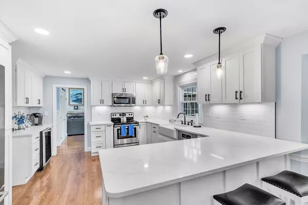 Southborough, MA 01772,5 Hickory Road