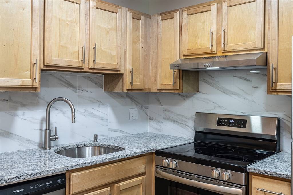 Boston, MA 02120,256 Parker Hill Ave #5