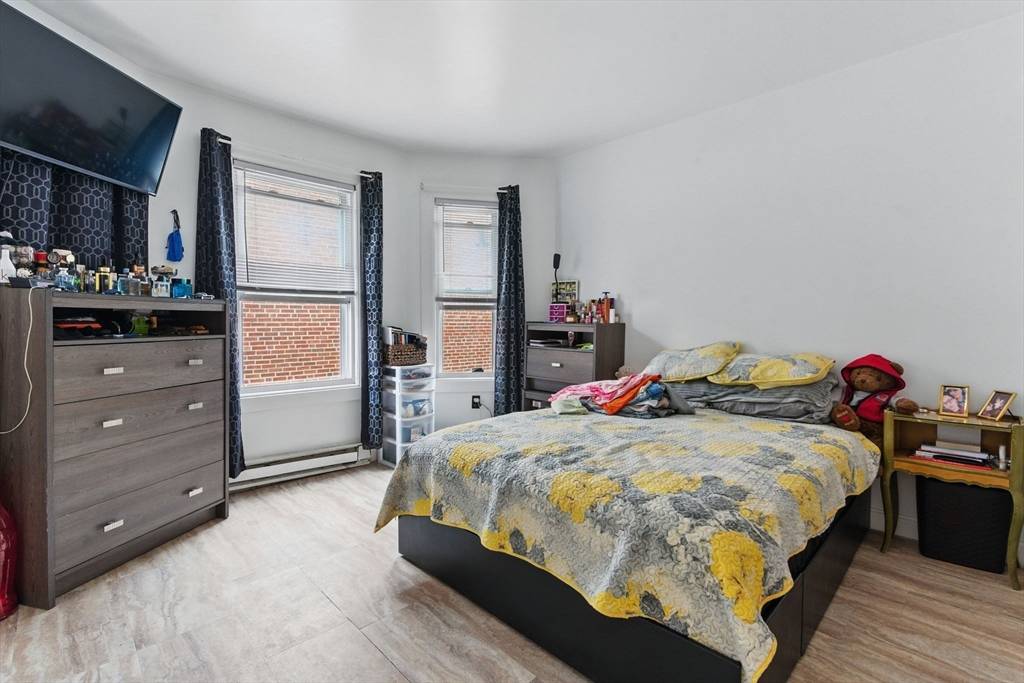 Springfield, MA 01108,416 Orange St.