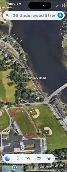 351 County Rd, Barrington, RI 02806