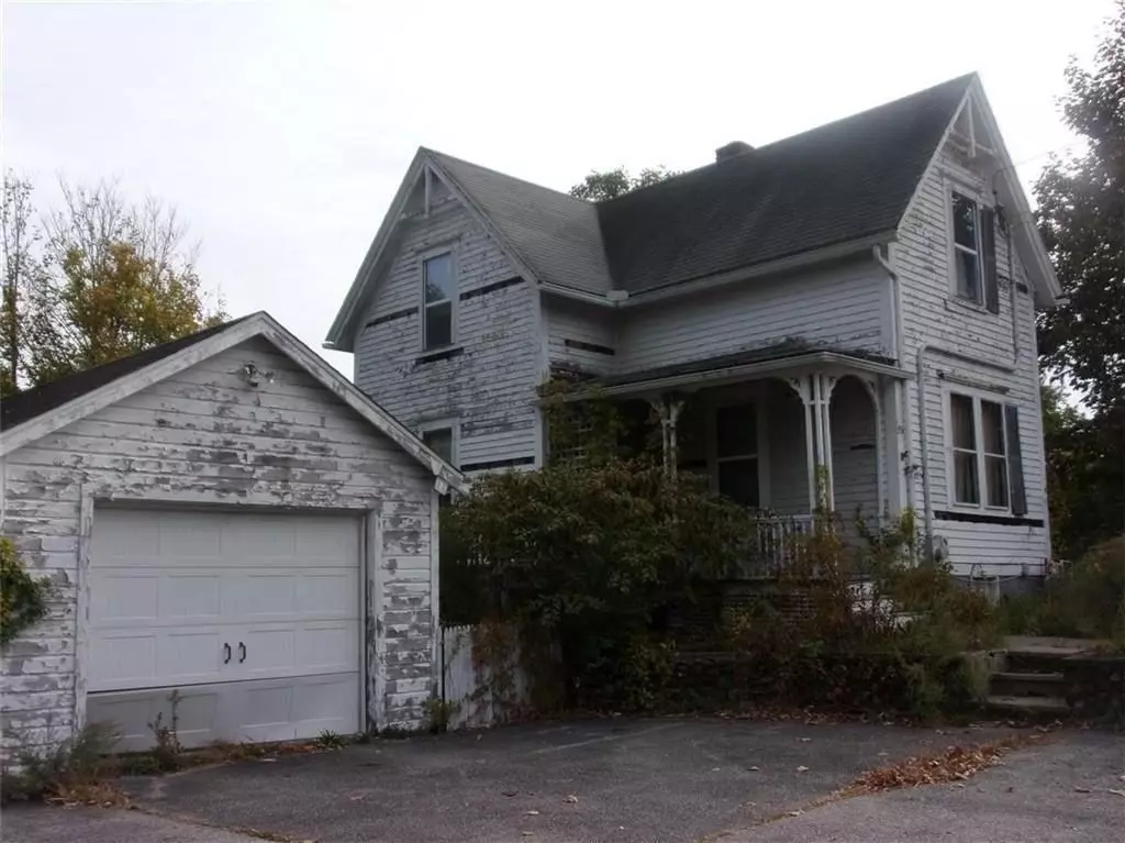 Barrington, RI 02806,351 County Rd