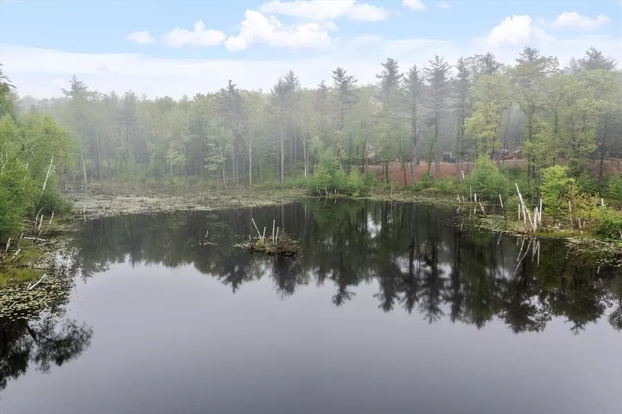 5 Chestnut St, Lunenburg, MA 01462