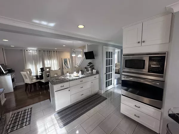 Malden, MA 02148,28 Roberts St