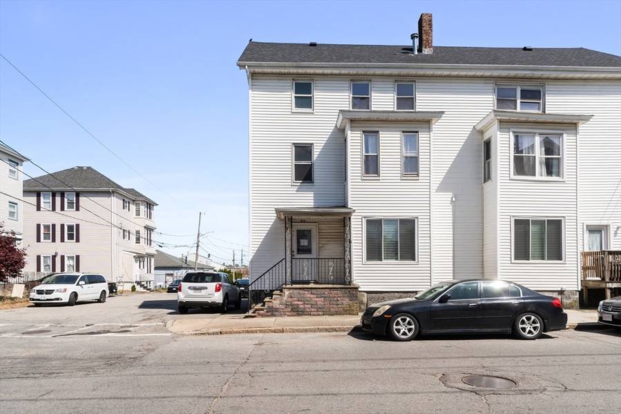 916-922 Rodman St, Fall River, MA 02721