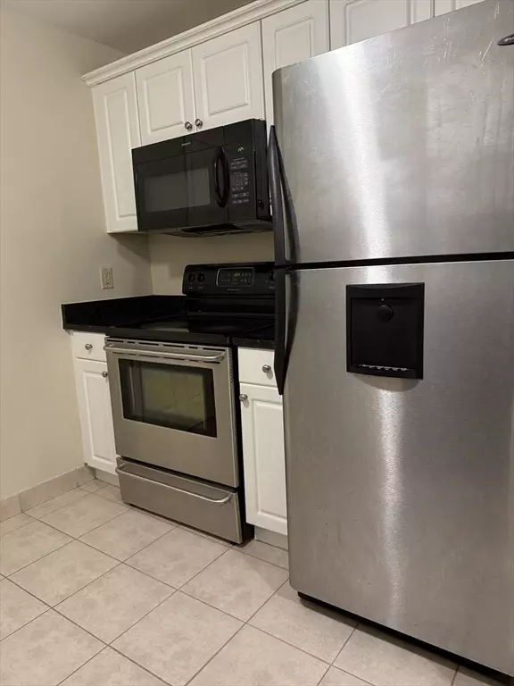 Malden, MA 02148,10 Florence St #103