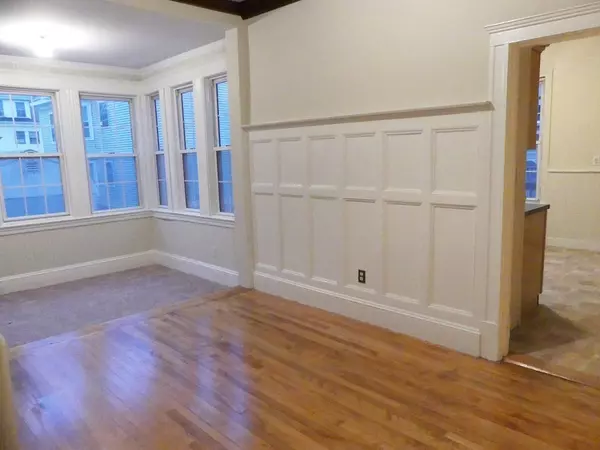 Haverhill, MA 01830,405 Main St #2