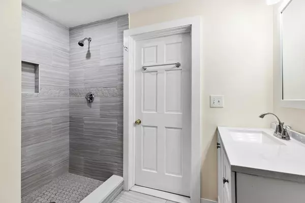 Brookline, MA 02446,589-591 Washington St