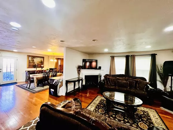 Boston, MA 02136,24 Melba Way