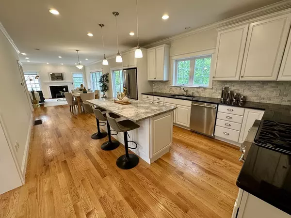 Lexington, MA 02420,14 Pine Knoll Rd