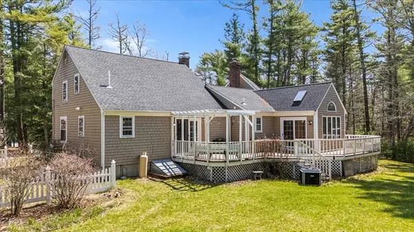 Rochester, MA 02770,113 Walnut Plain Rd
