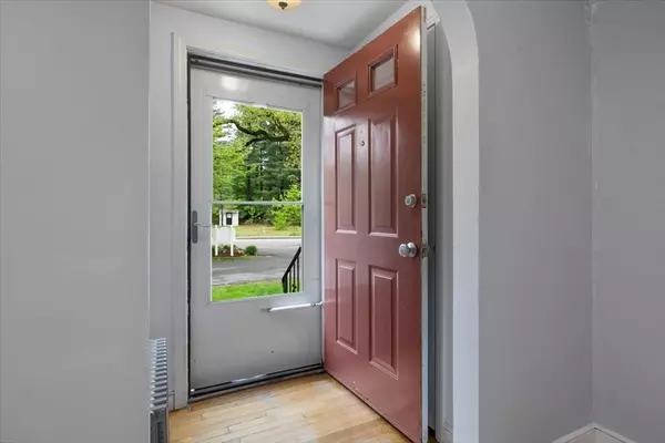 Foxboro, MA 02035,88 Cocasset St #1